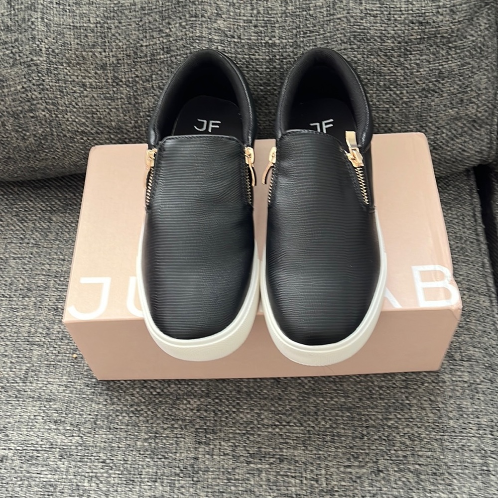 Black Just Fab zipper slides, size 7.5, NWT